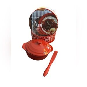 Murray’s Brie Baker Crock With Lid & Spatula Red Entertaining Appetizers Party